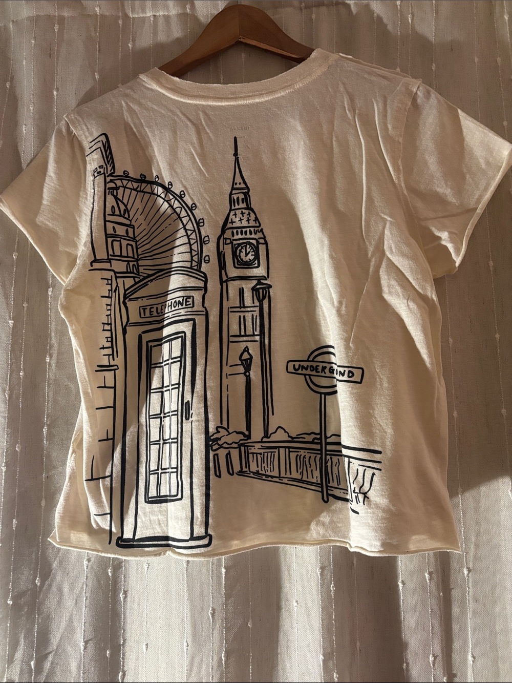 Maeve Jordan Nickson Dreams in London Graphic Tee - XS - Picture 5 of 7